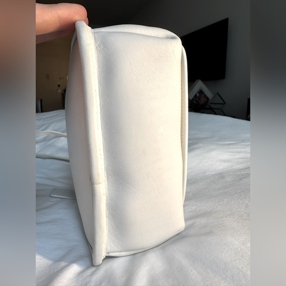 Vintage Coach Companion Flap Bag - # 9076 (Ivory) - Picture 9 of 13